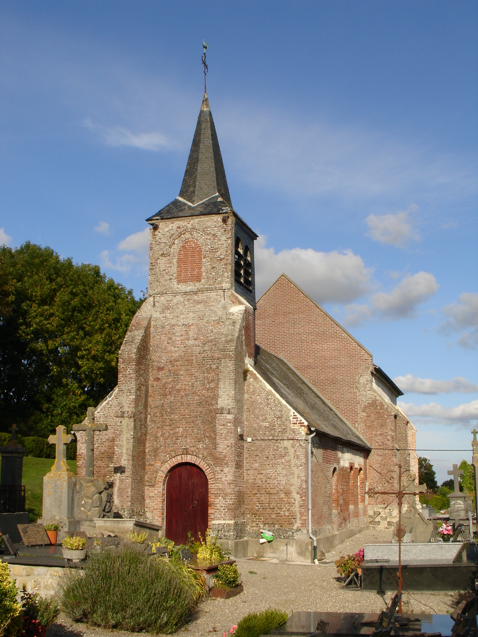 Colline — Beaumont église2