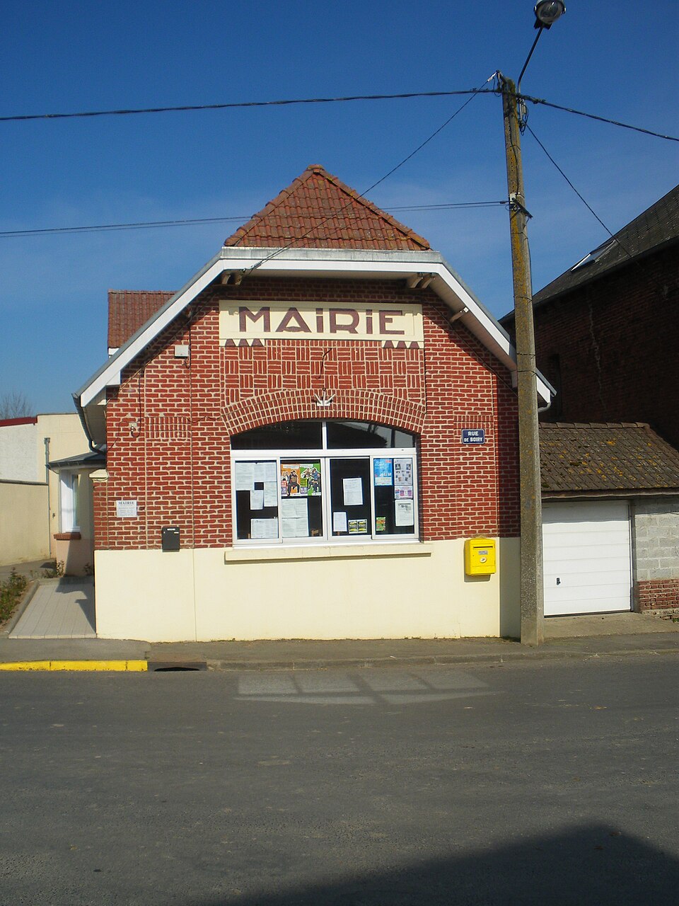 Douchy — lès — Ayette — Mairie