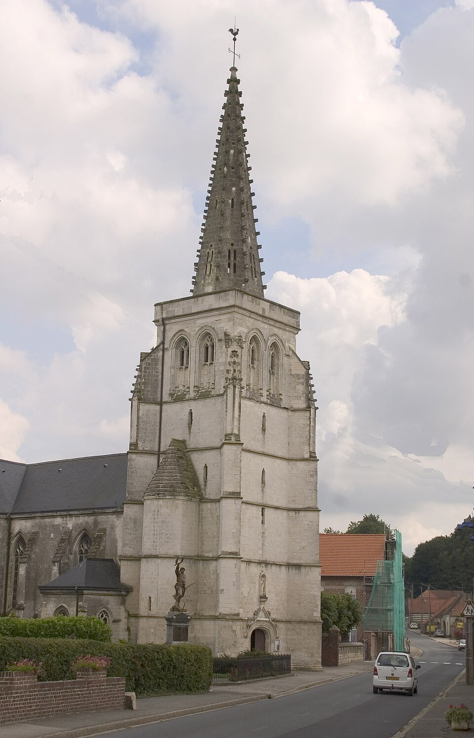 Estrée — blanche église01