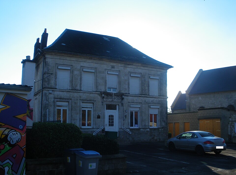 Estrée — Cauchy — Mairie