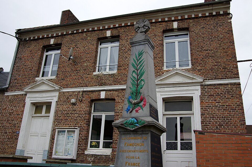 Famechon mairie 1 •K5•