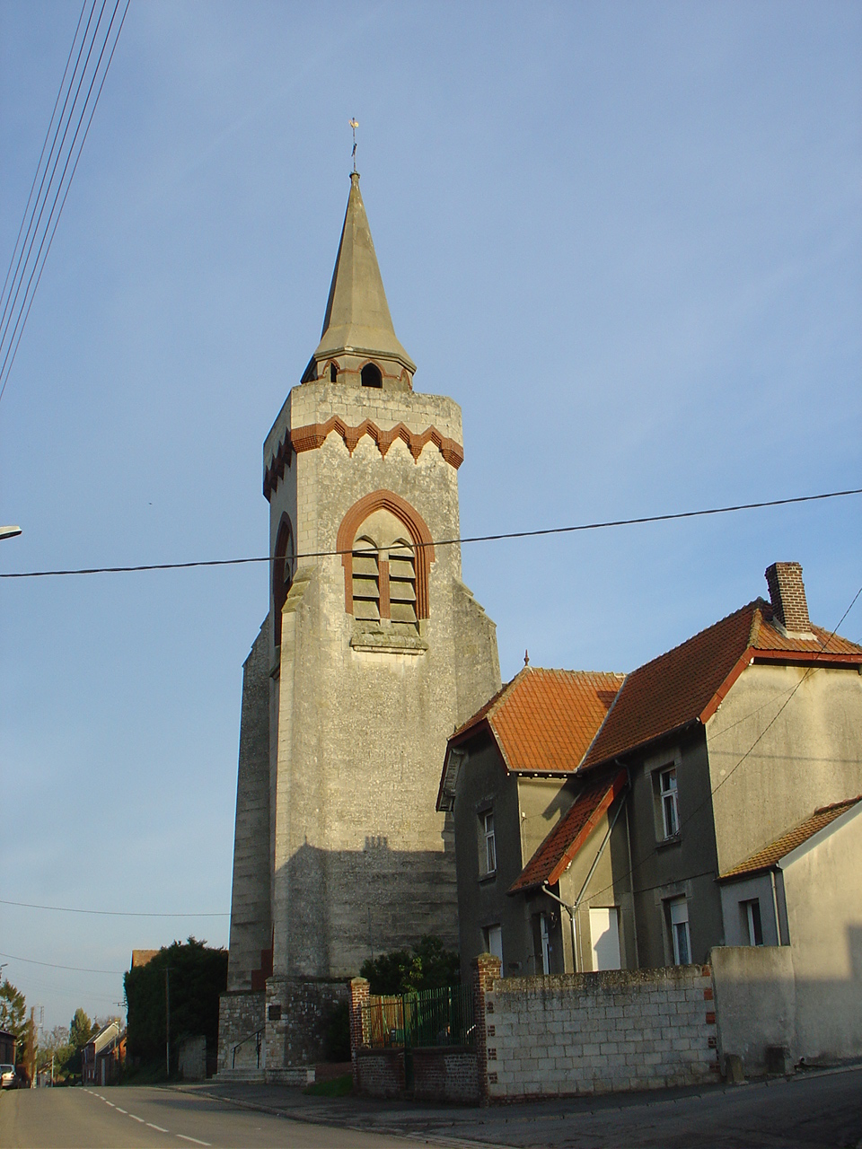 Fontaine — les — Croisilles église