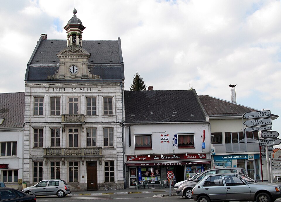 Frévent hôtel — de — ville 1a