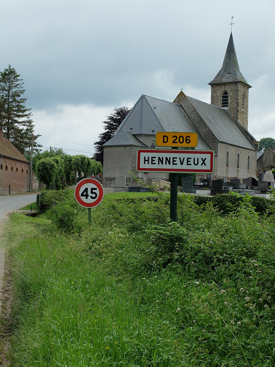 Henneveux — Route des Prés