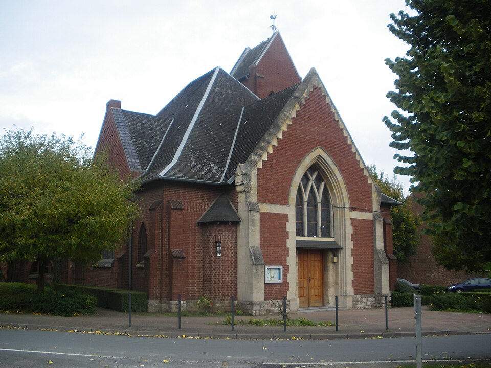 Eglise Saint — Laurent d'Hulluch