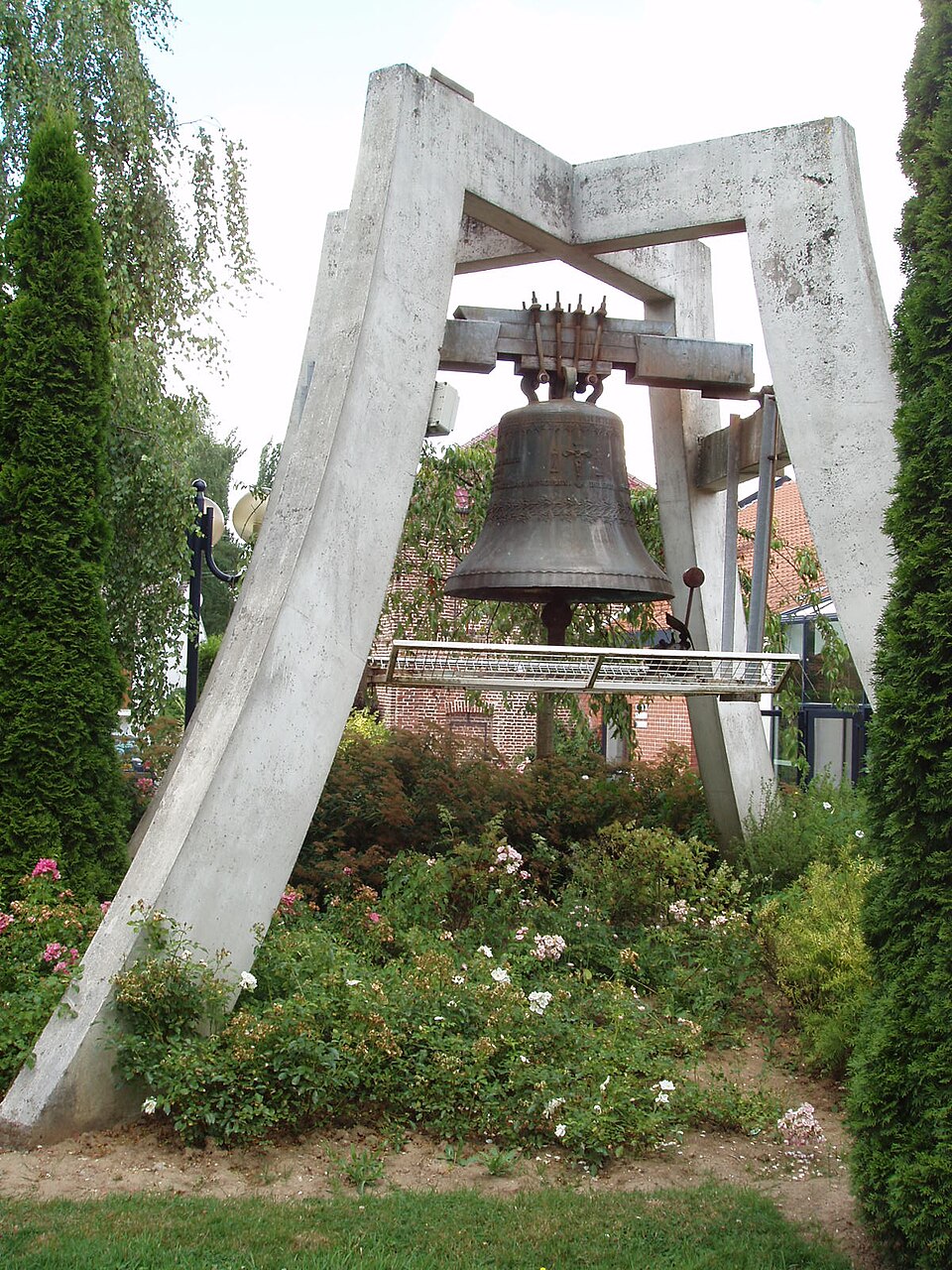 Izel — les — Hameaux — Cloche — Eglise — Juillet — 2006