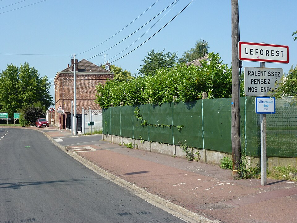 Leforest (Pas — de — Calais, Fr) city limit sign