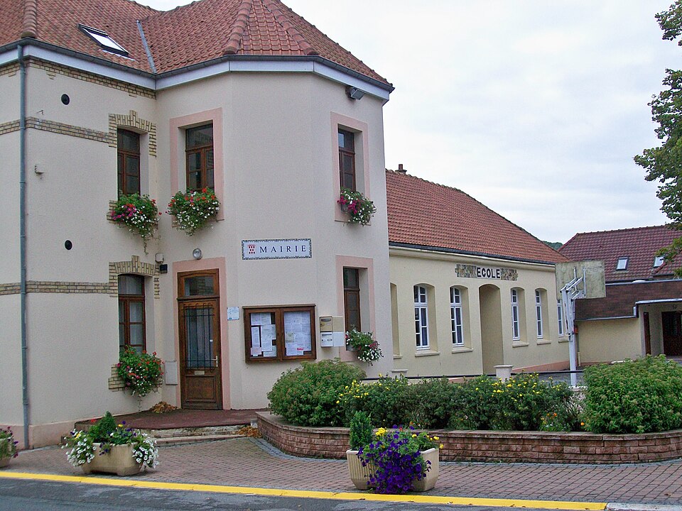 Longfossé Town Hall and School