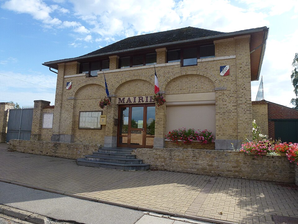 Louches (Pas — de — Calais) mairie