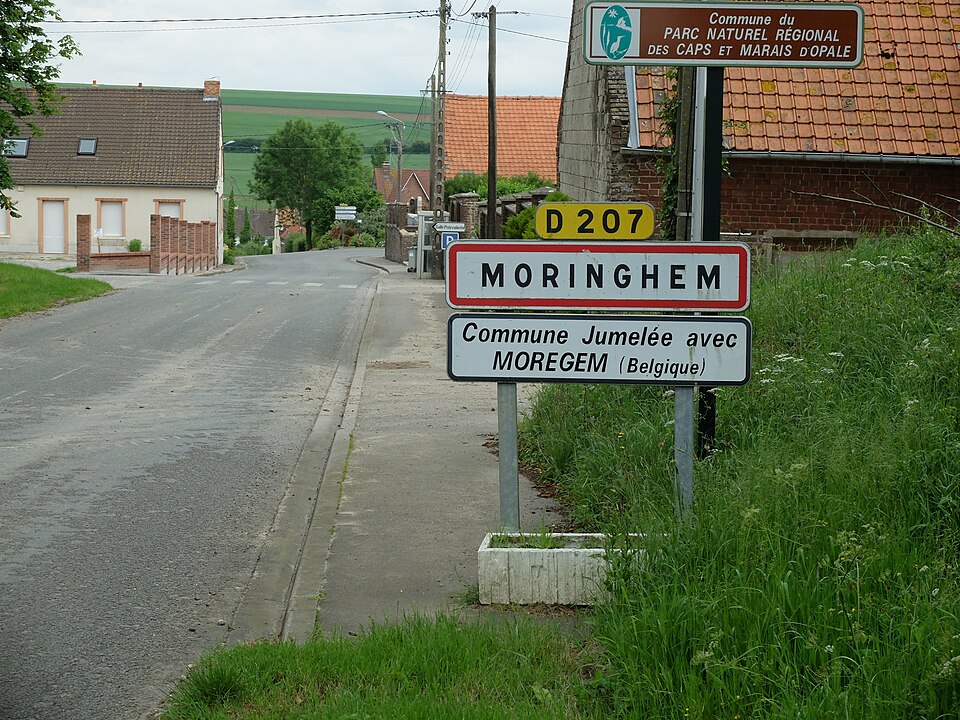 Moringhem — Entrée