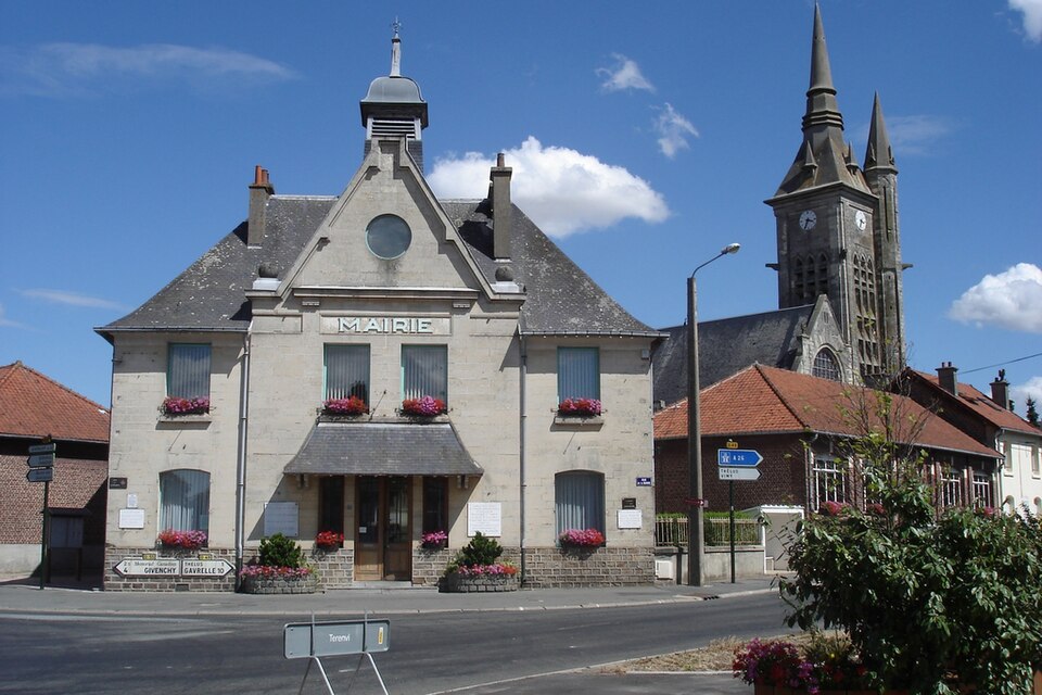 Neuvillesaintvaast — mairie