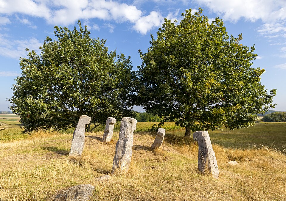 Cromlech, dénommé les Bonnettes à Sailly — en — Ostrevent