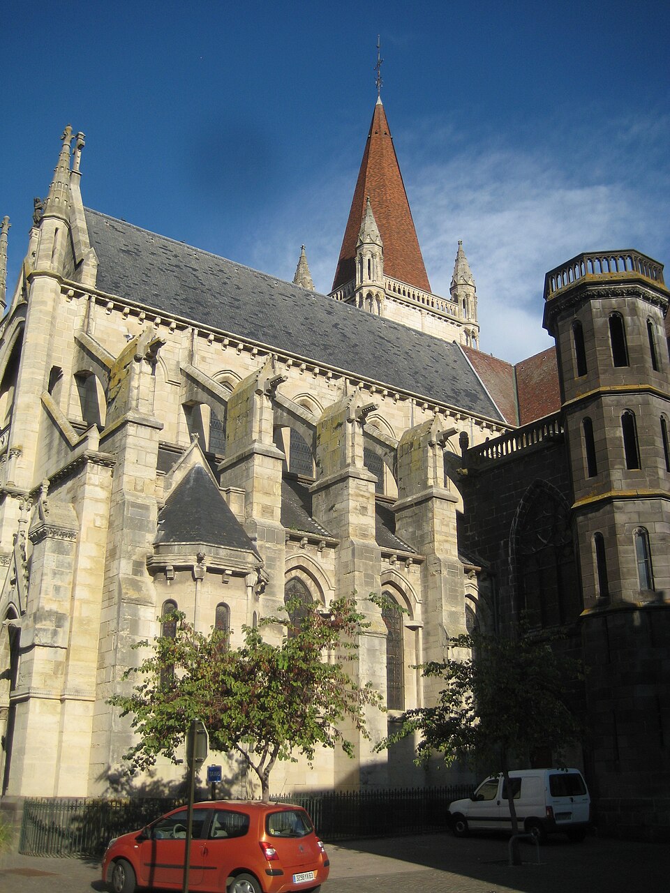 Église Notre — Dame d'Aigueperse1
