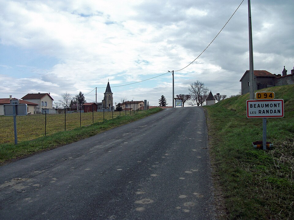 Entrée Beaumont — lès — Randan par D 94 2016 — 03 — 17