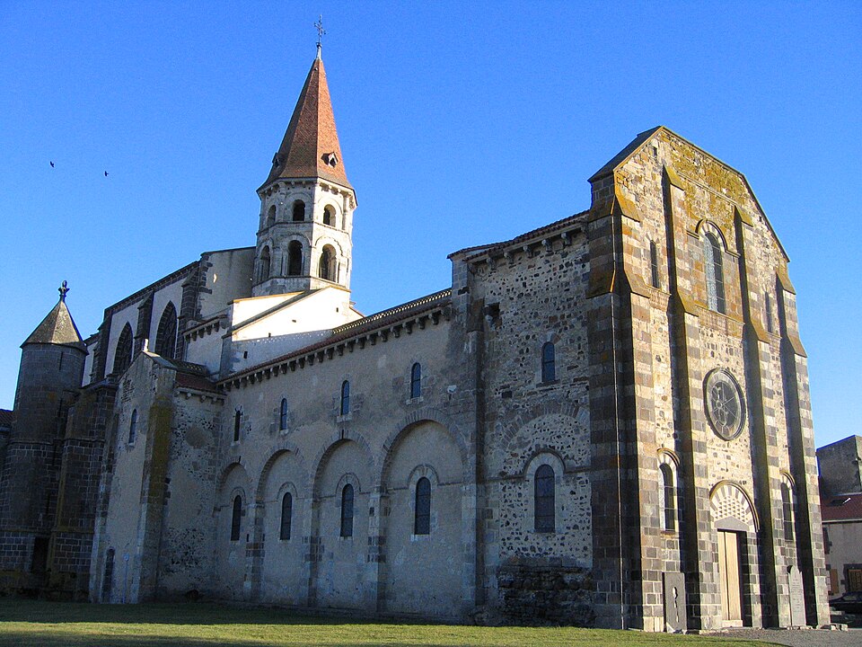 FRANCE — Auvergne — ENNEZAT — L'église, extérieur
