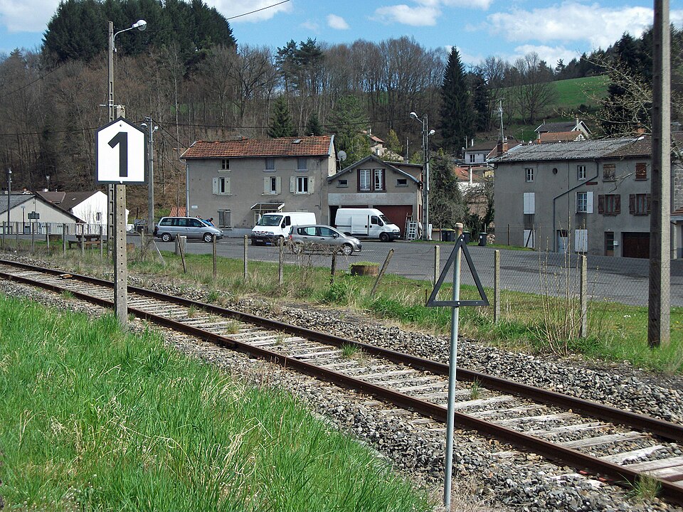 Voie ferrée à La Monnerie, limitation à 10 2016 — 04 — 10