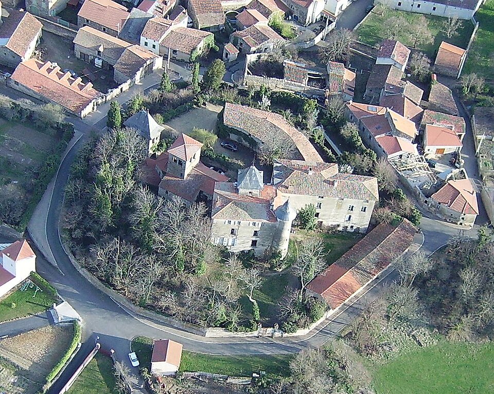 MORIAT CHATEAU centré