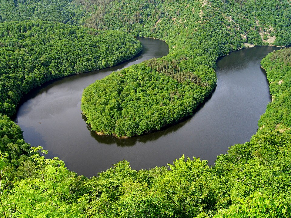 FRANCE — Auvergne — QUEUILLE — Le méandre de la Sioule