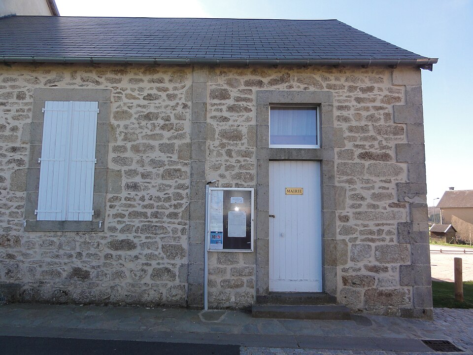 Saint — Julien — la — Geneste (Puy — de — Dôme) mairie