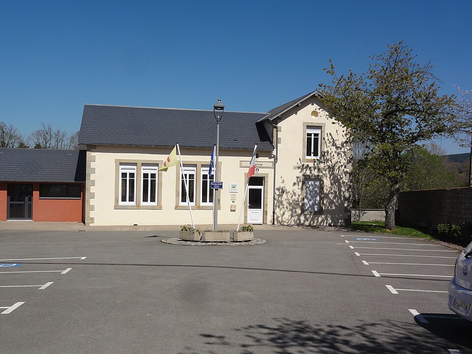 Saint — Maigner (Puy — de — Dôme) mairie