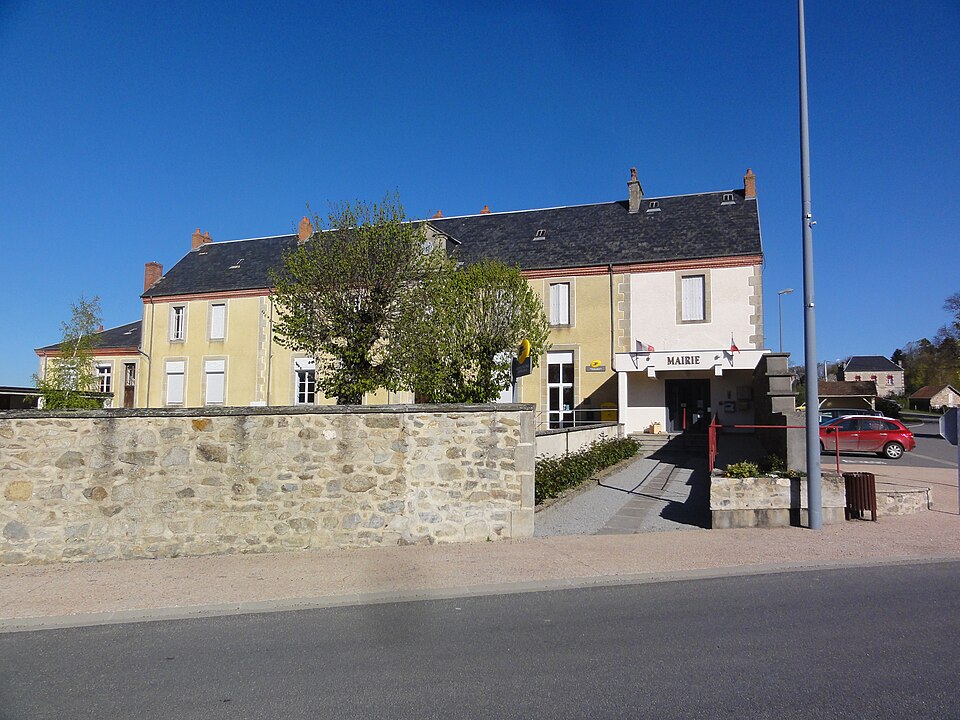Saint — Maurice — près — Pionsat (Puy — de — Dôme) mairie