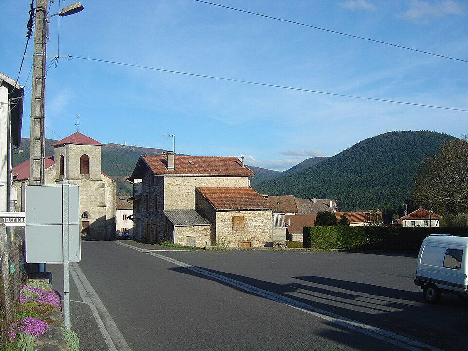 Saint — Pierre la Bourlhonne 2