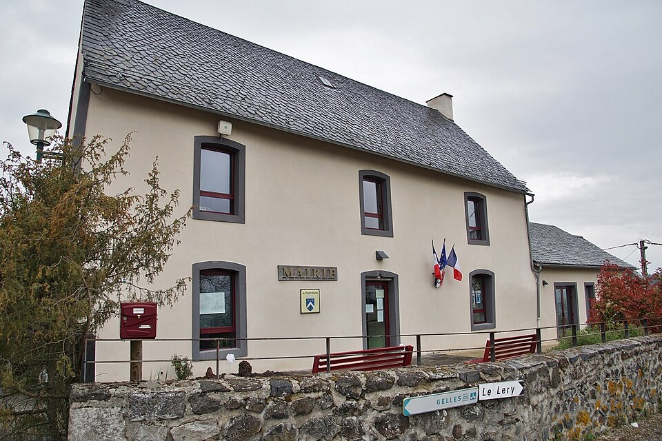 206 Saint Pierre Roche (63210)