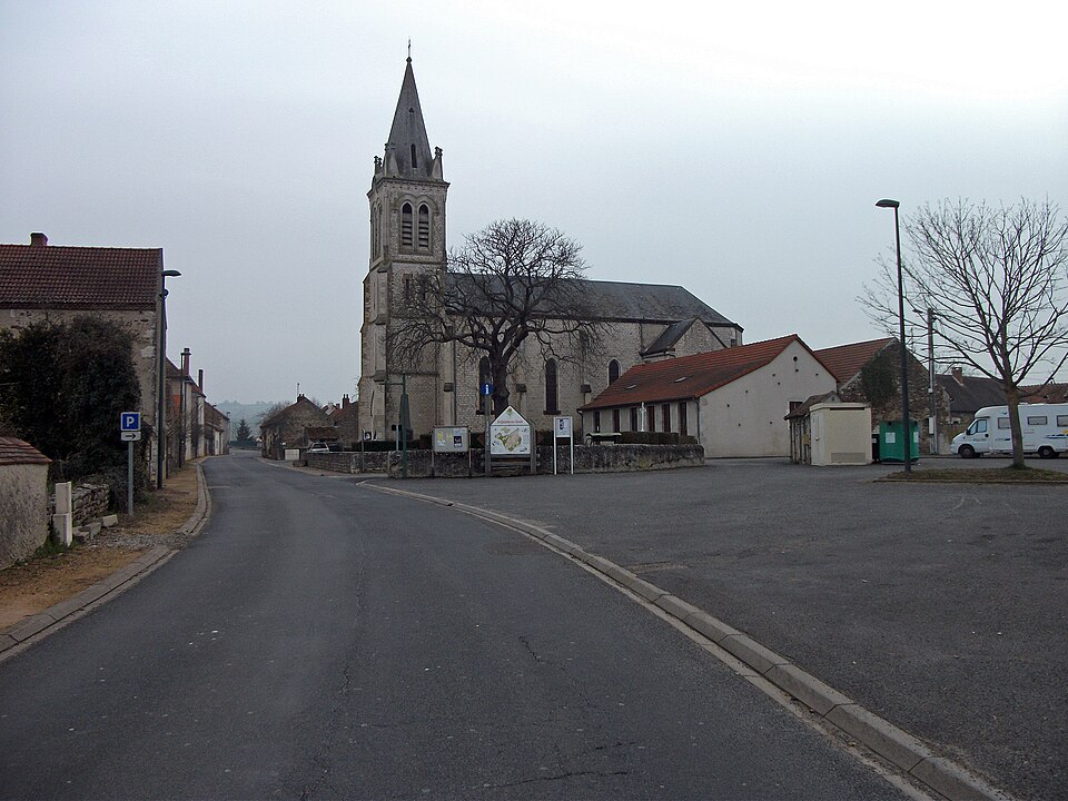Rue principale (D 50) de Saint — Quintin — sur — Sioule 2016 — 03 — 20