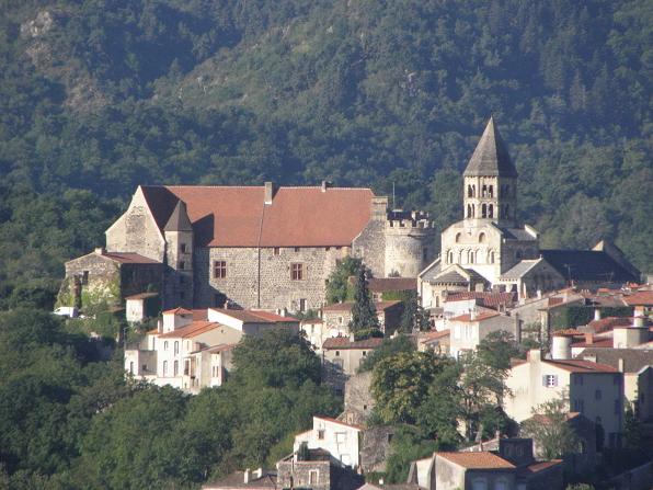 Saint — Saturnin (63) Village
