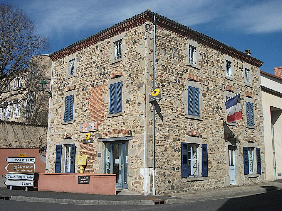 Sugères mairie et poste 2019 — 04 — 05