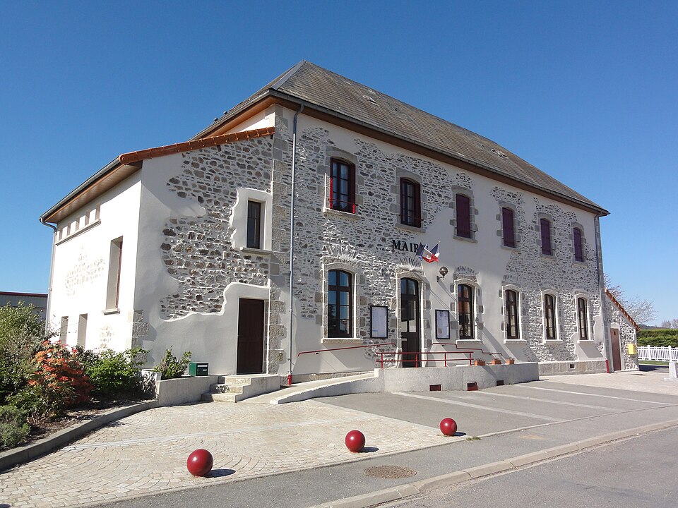 Teilhet (Puy — de — Dôme) mairie et ancienne école
