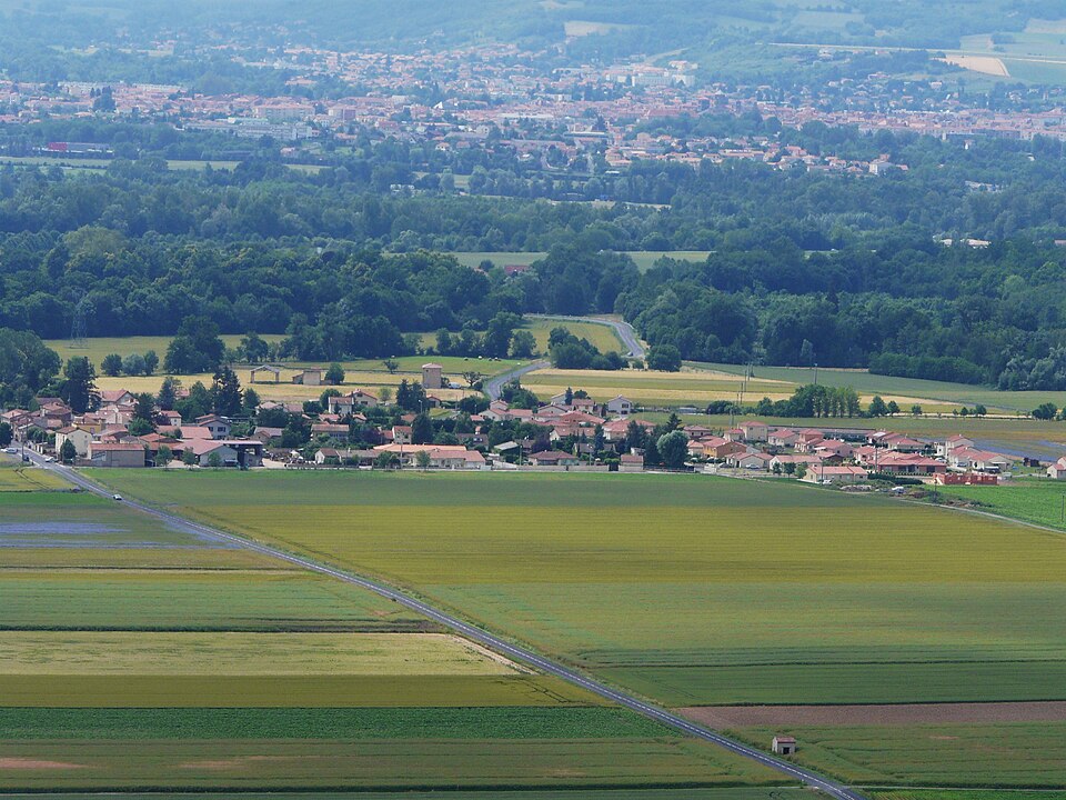 Varennes — sur — Usson village