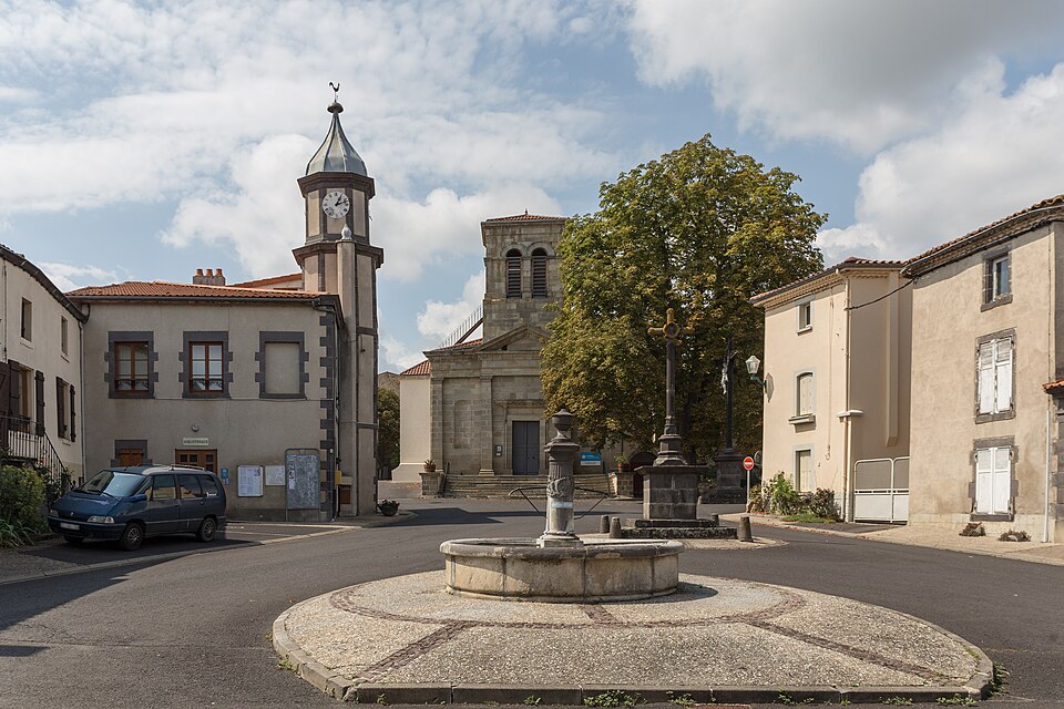Vassel — place de la Mairie 20220826