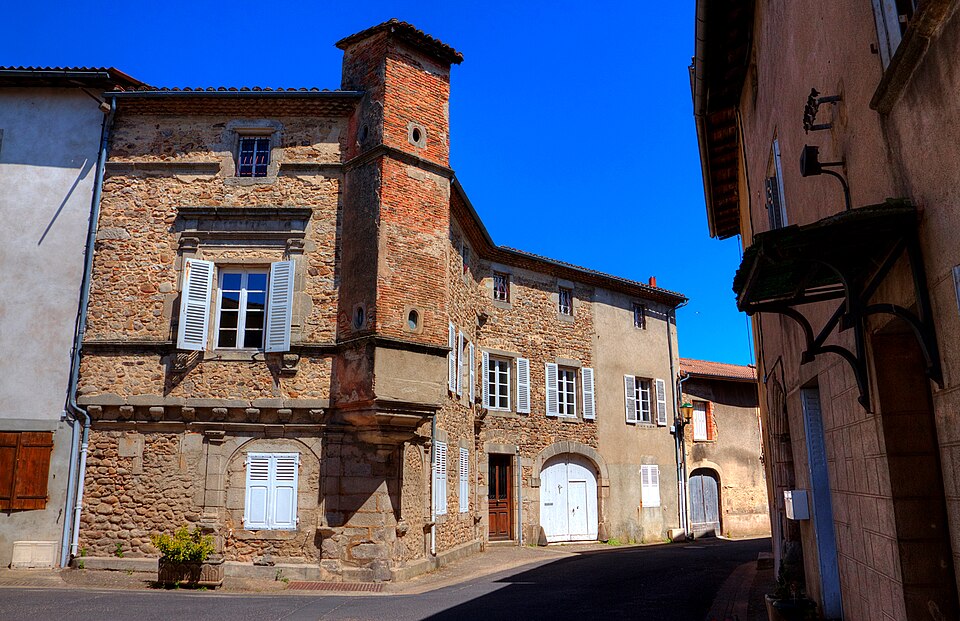 Maison avec tourelle d'angle, Vollore Ville