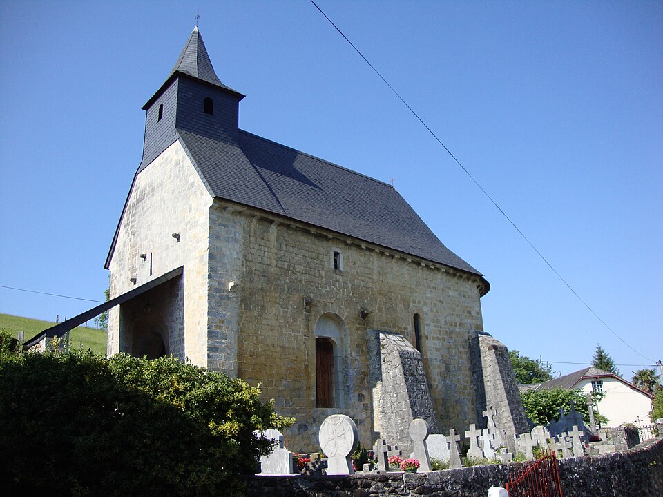 Alçabéhéty (Alçay — Alçabéhéty — Sunharette, Pyr — Atl, Fr) église et cimetière avec stèles basques