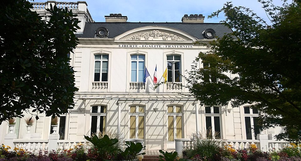 FaçadeMairieBillère