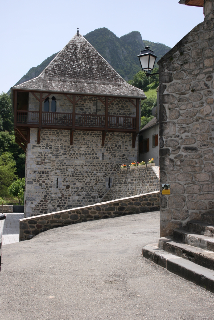 Borce — Mayor's office