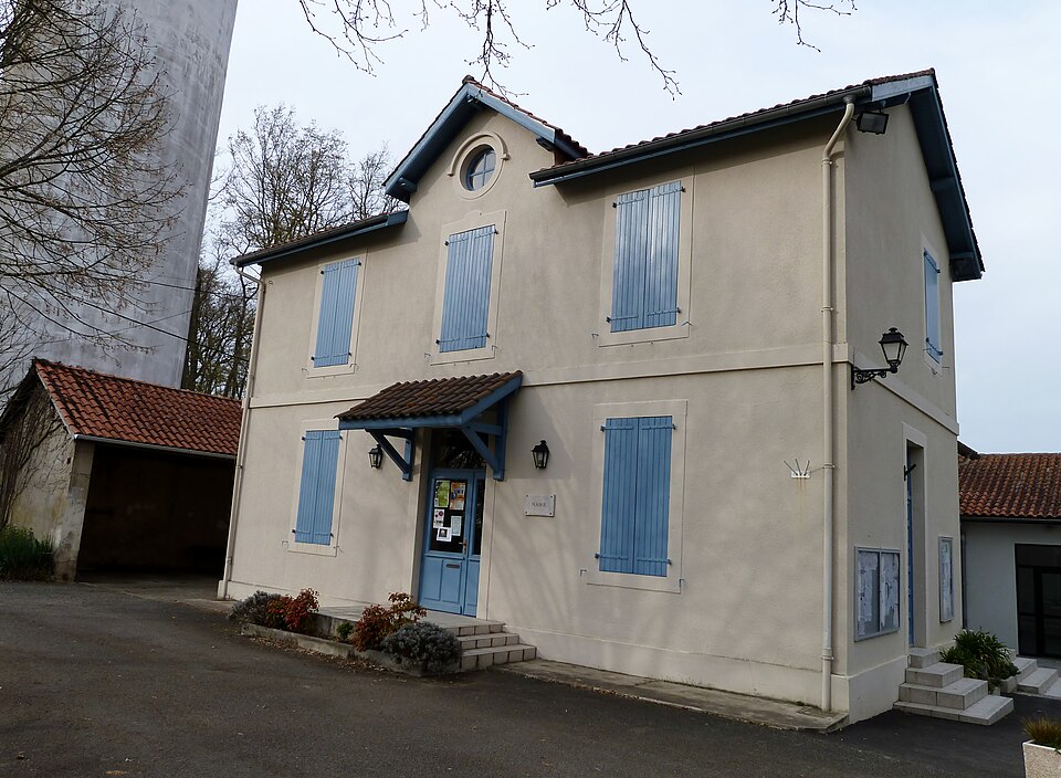 Mairie de Castetpugon vue de face