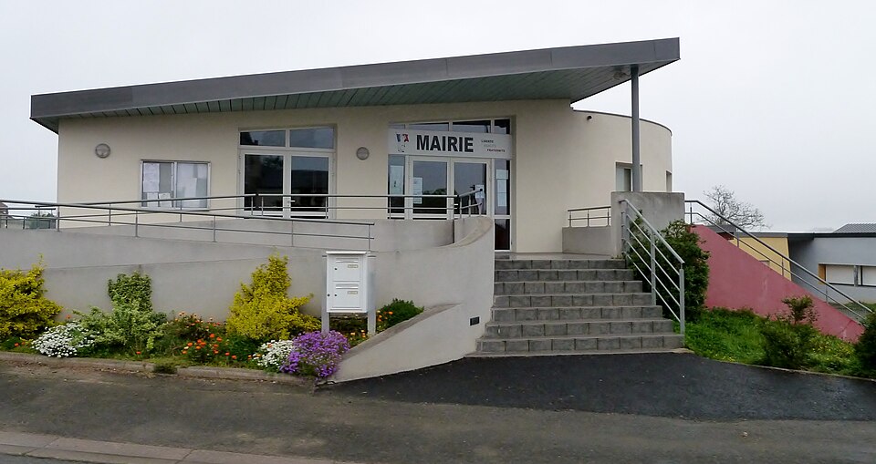 Mairie de Eslourenties — Daban