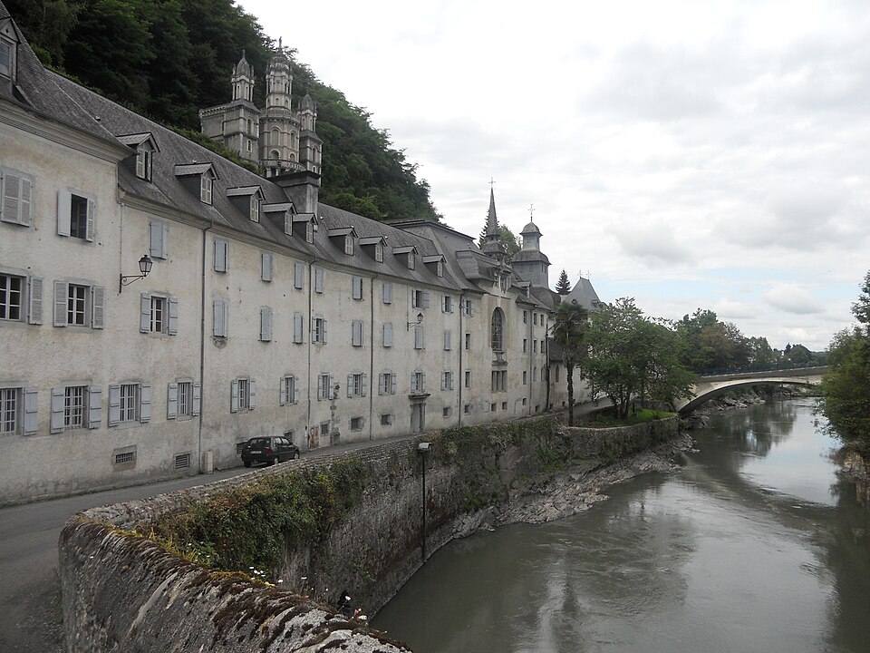 Vue générale des sanctuaires de Bétharram