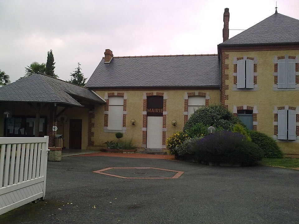 La mairie de Momy