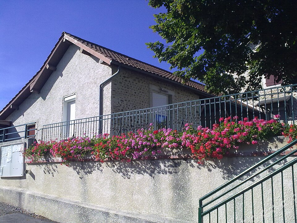 Mairie de Saint — Armou