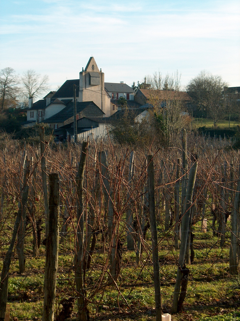 Eglise de Saint — Faust de bas et propriété de M. Burgué