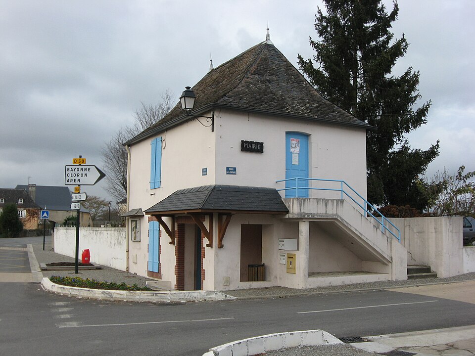 Saint — Goin mairie
