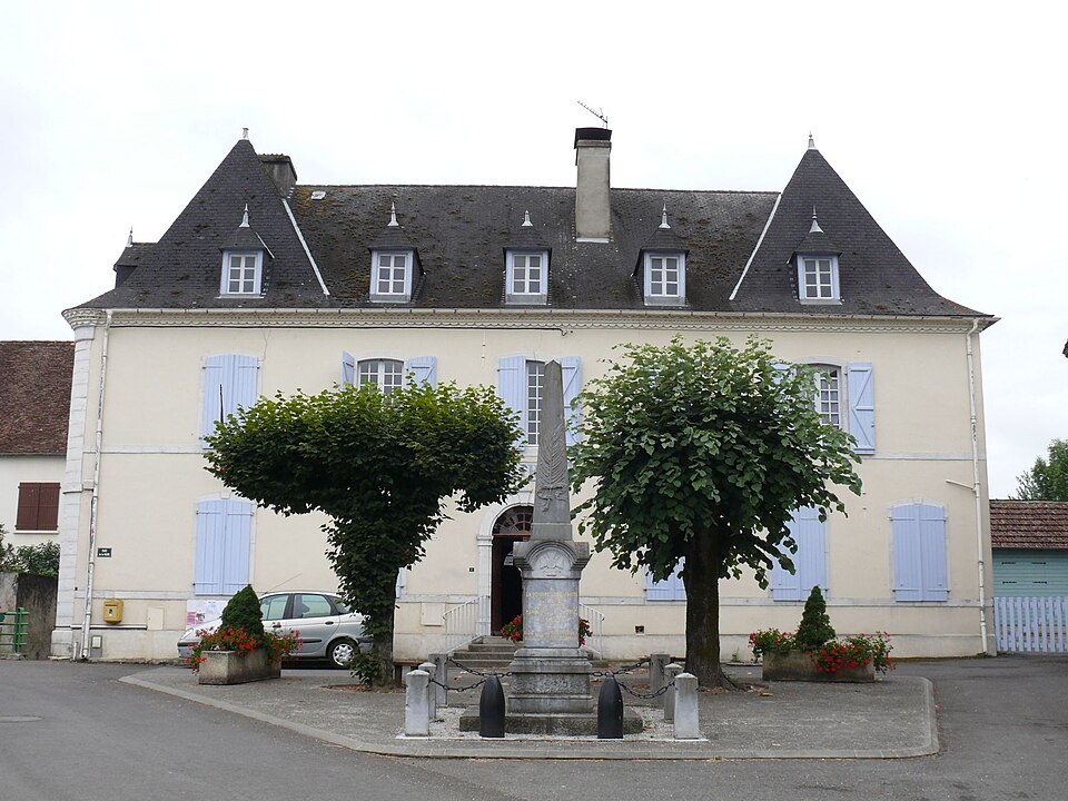 Sus — mairie — école
