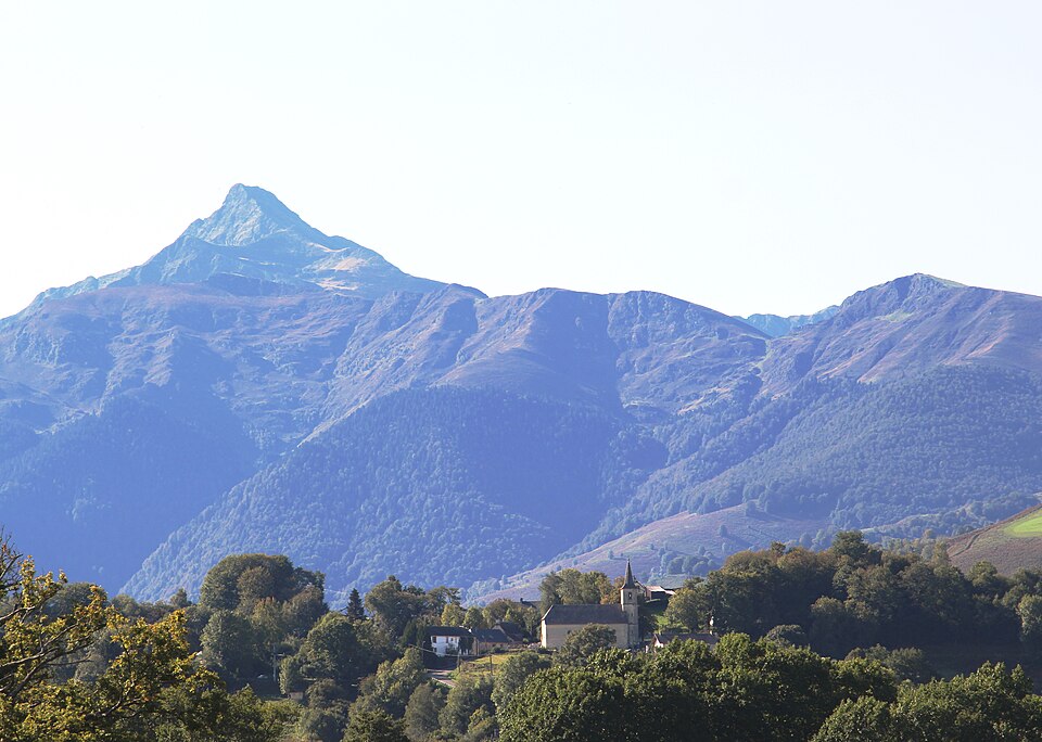 Astugue (Hautes — Pyrénées) 1