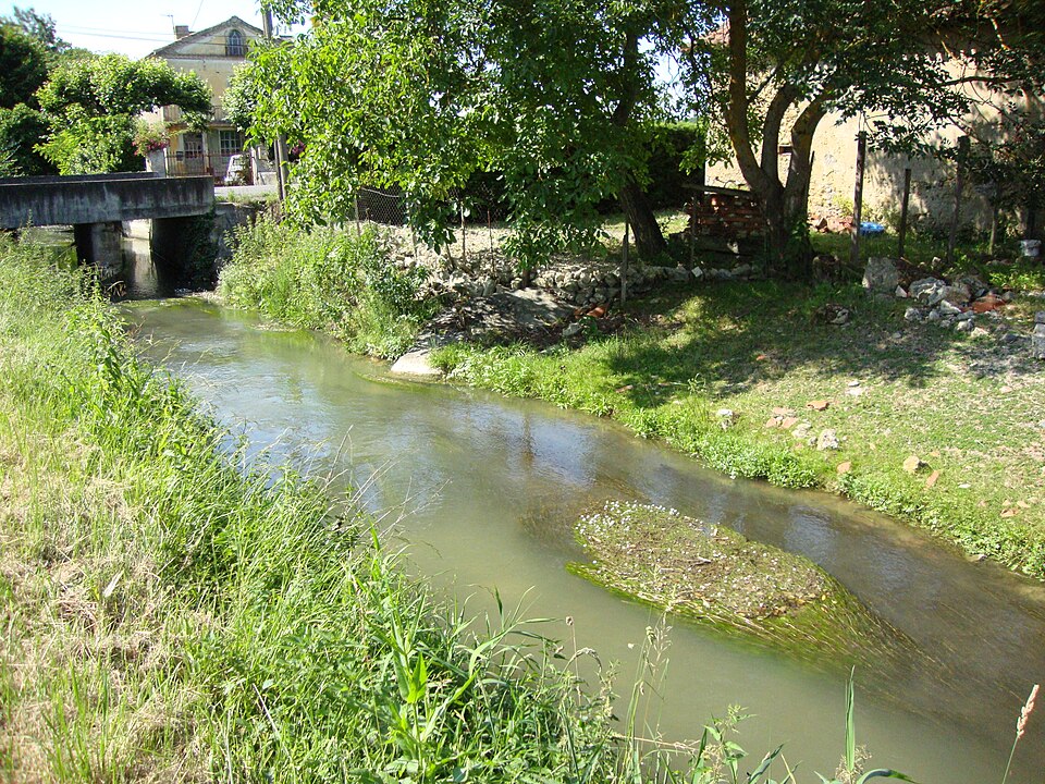 Auriébat (Hautes — Pyr, Fr) Canal d'Alaric