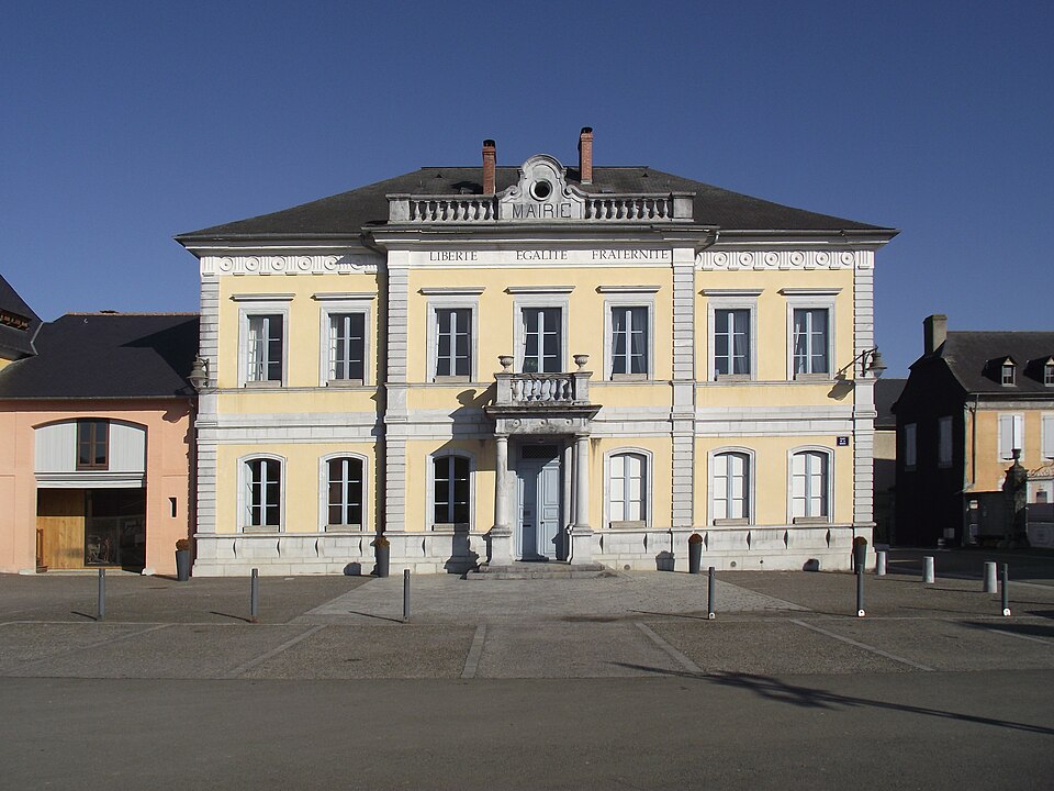 Mairie d'Azereix (Hautes — Pyrénées, France)