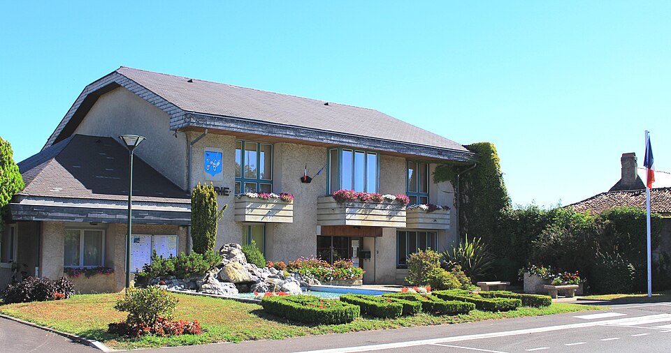 Mairie de Bazet (Hautes — Pyrénées) 1