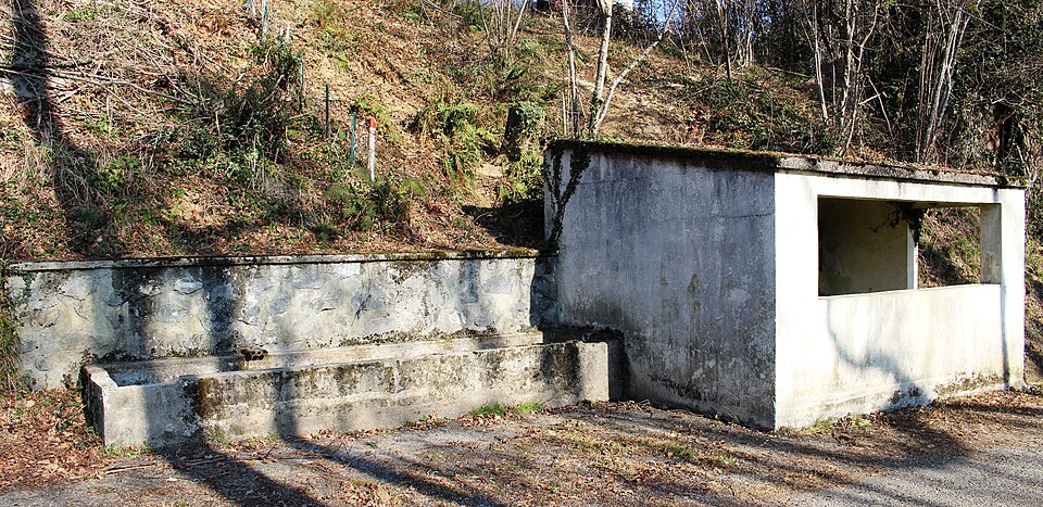 Lavoir de Castéra — Lanusse (Hautes — Pyrénées) 1